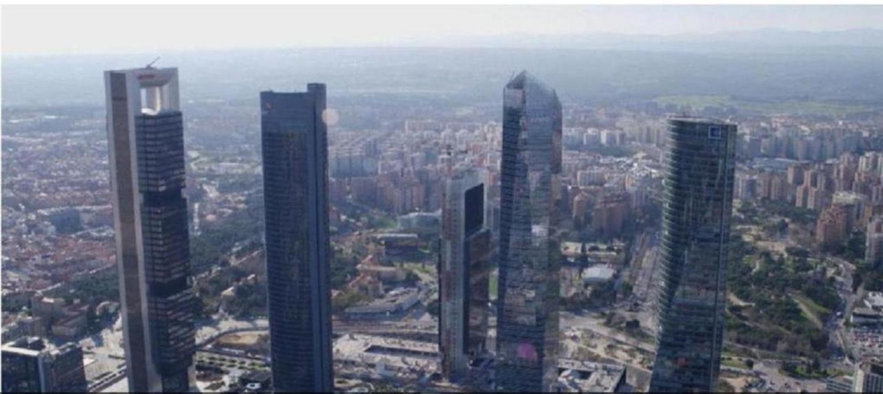 Adosado Cerca Plaza Castilla - Apartamento Cuzco Madrid Eksteriør billede